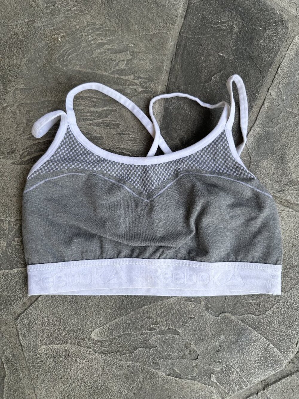 Reebok Seamless Gray & White Crossover Strappy Sports Bra - Small